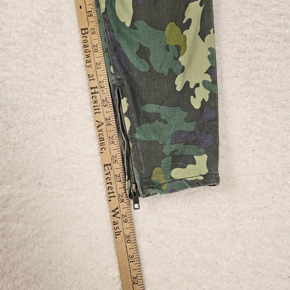 CAbi Jeans Women's Size 2 Camo Green Skinny Ankle Zippers Military Outdoors - Picture 7 of 15